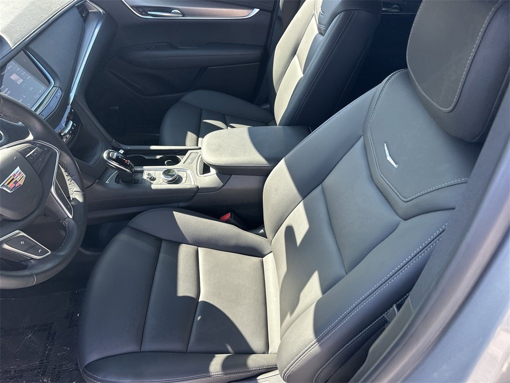 2025 Cadillac XT5 Luxury