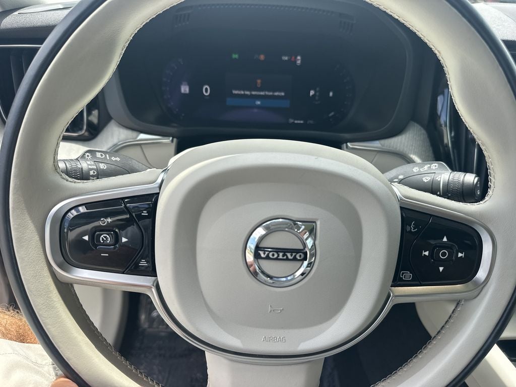 2024 Volvo XC60 B5 Plus Dark Theme