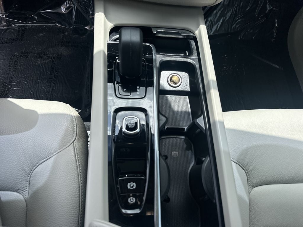 2024 Volvo XC60 B5 Plus Dark Theme