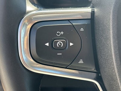 2025 Volvo XC40 B5 Core