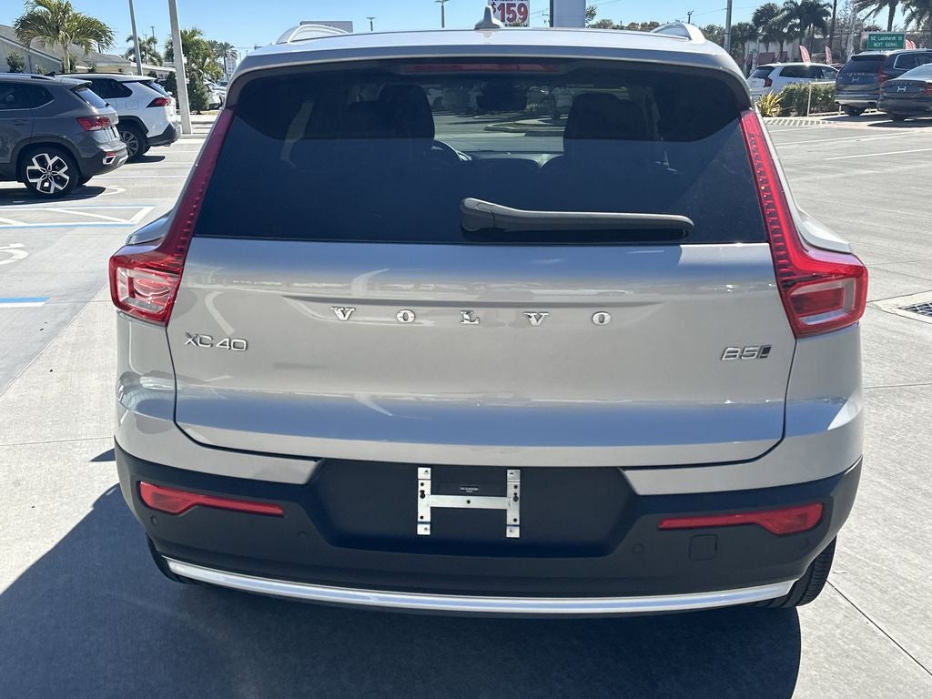 2025 Volvo XC40 B5 Core