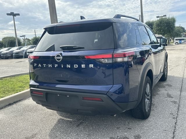 2025 Nissan Pathfinder SV