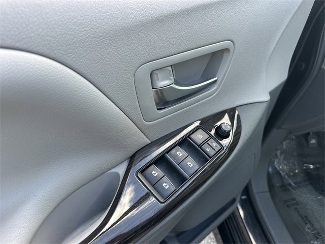 2020 Toyota Sienna XLE