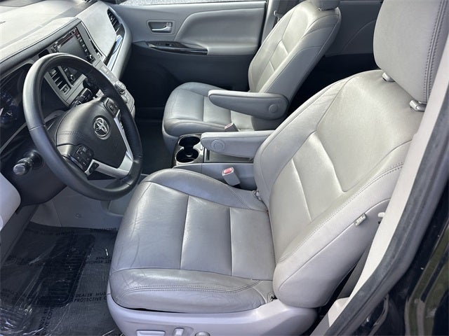 2020 Toyota Sienna XLE