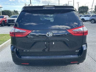 2020 Toyota Sienna XLE
