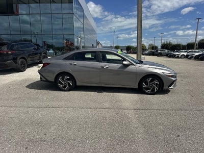 2024 Hyundai ELANTRA Limited