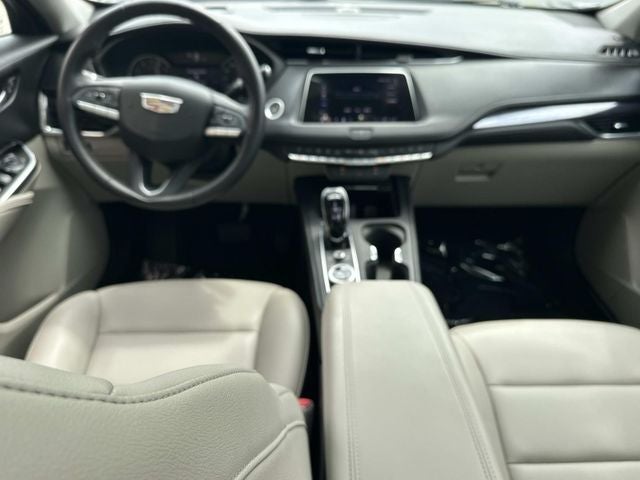 2022 Cadillac XT4 Luxury