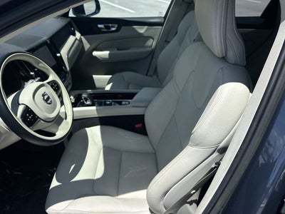 2023 Volvo XC60 B5 Plus Bright Theme