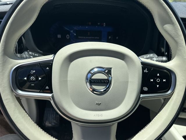 2023 Volvo XC60 B5 Plus Bright Theme