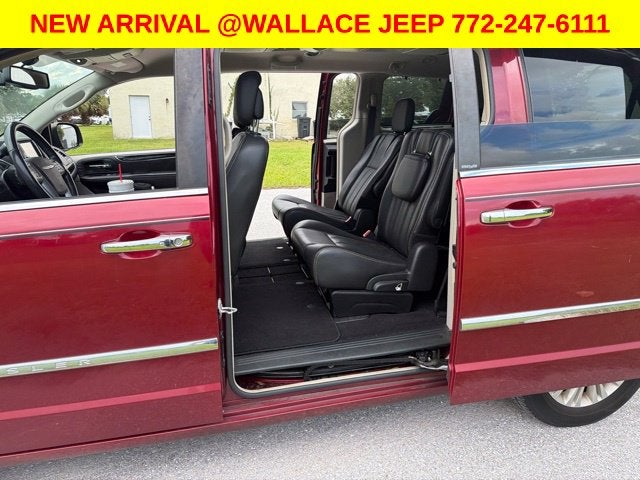 2013 Chrysler Town & Country Touring-L