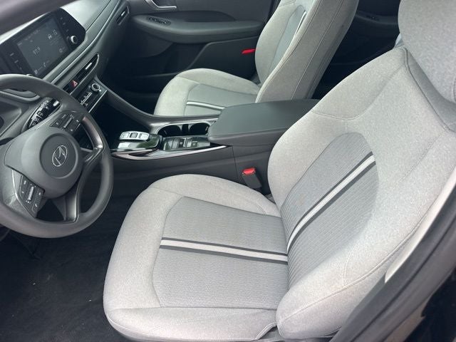 2022 Hyundai SONATA SE