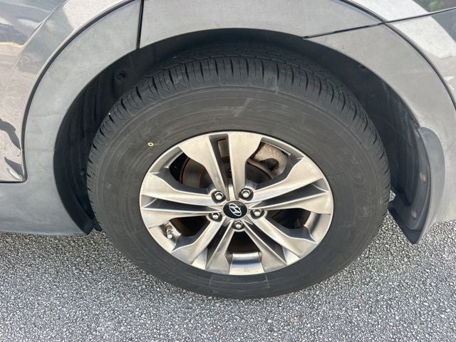 2015 Hyundai SANTA FE SPORT Base