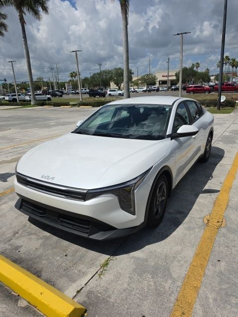 2025 Kia K4 LXS