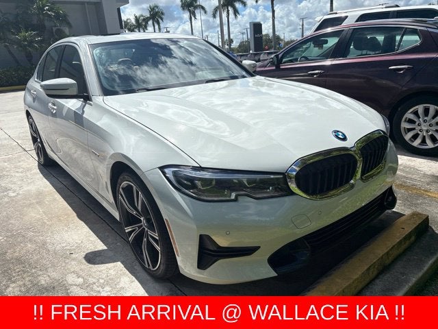 2022 BMW 3 Series 330e