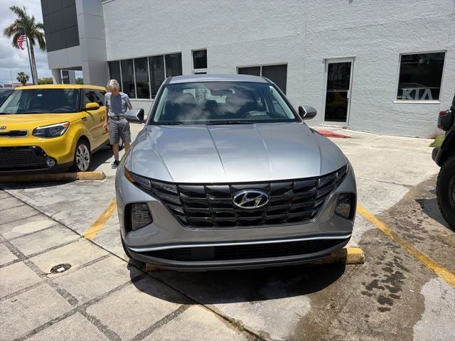 2024 Hyundai TUCSON SE