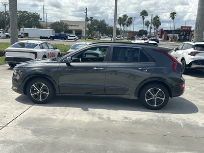 2025 Kia Niro SX