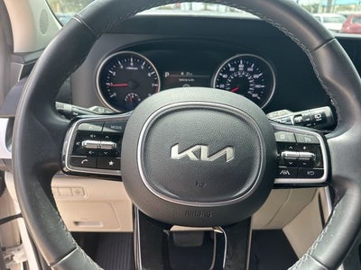 2024 Kia Carnival LX