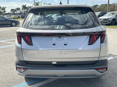 2026 Hyundai TUCSON SE