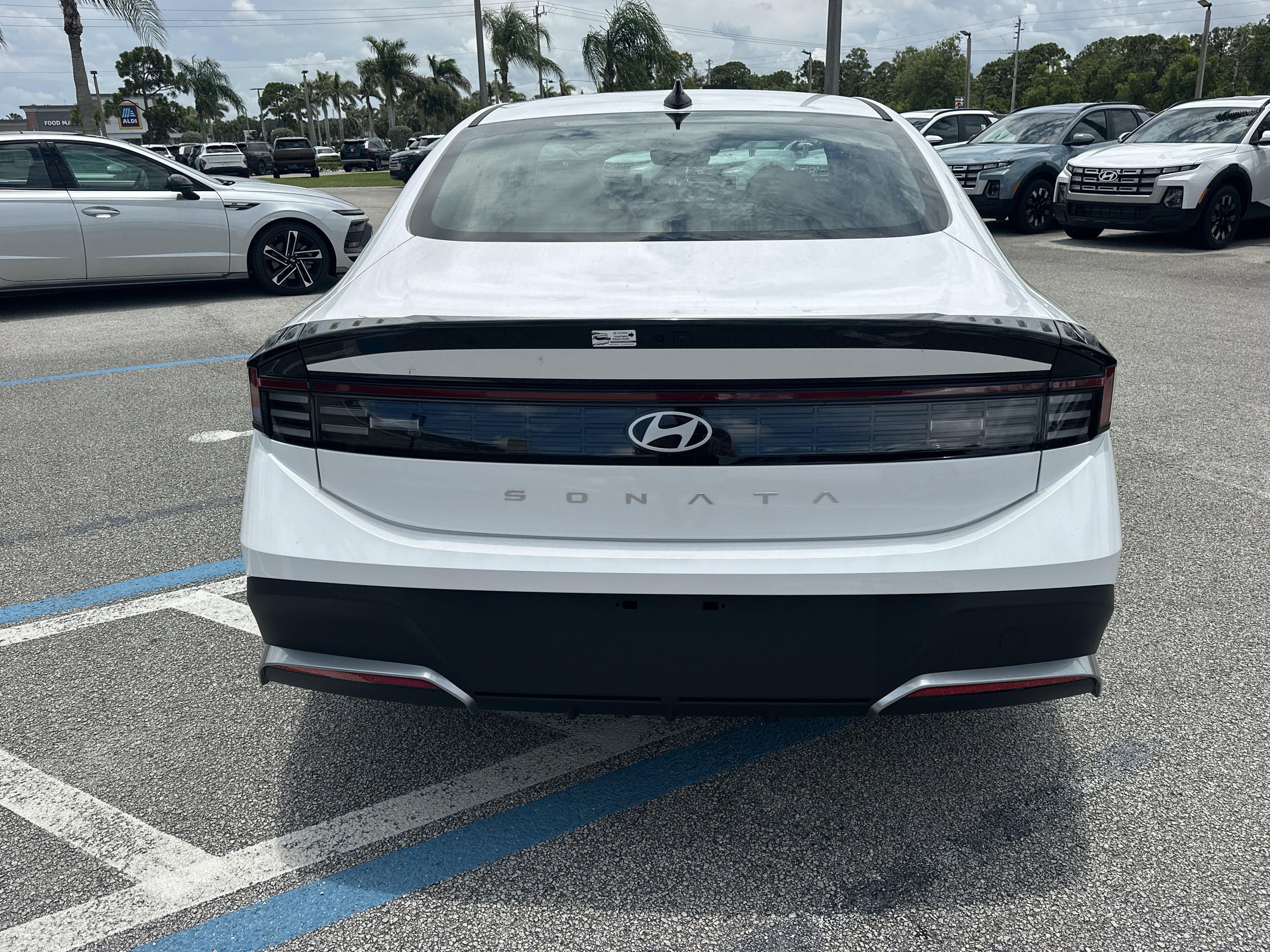 2026 Hyundai SONATA SE