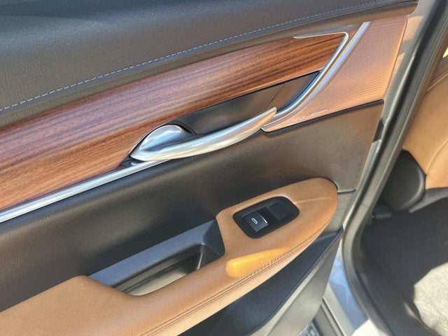 2025 Cadillac XT5 FWD Premium Luxury