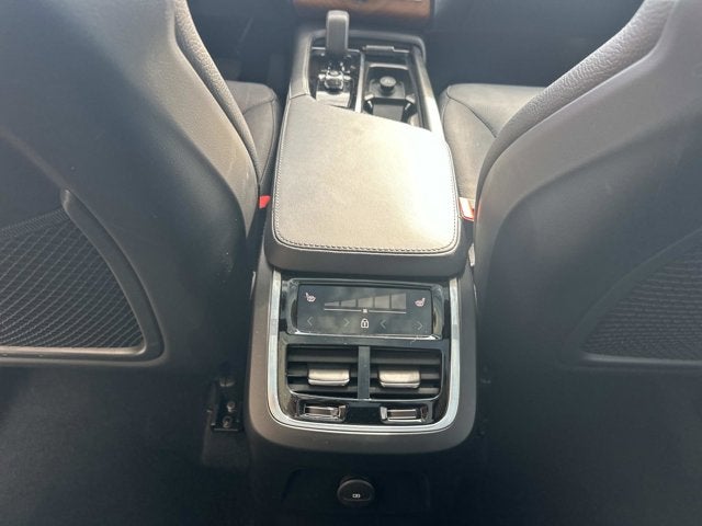 2024 Volvo XC90 Recharge Plug-In Hybrid Plus Bright Theme