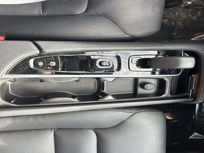 2024 Volvo XC90 Recharge Plug-In Hybrid Plus Bright Theme