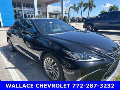 2022 Lexus ES ES 300h Luxury